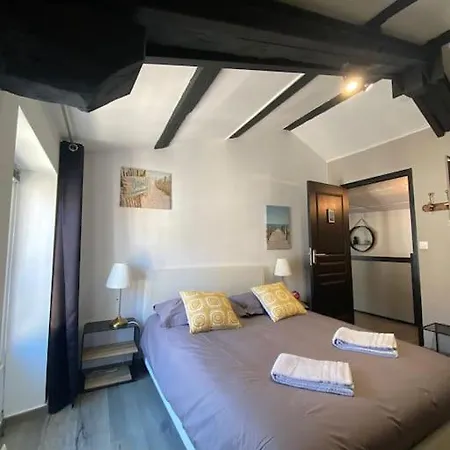 Bel - 2 - Proche Du Vieux Marche * ラ・ロシェル